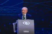 Lula desafia Flávio Bolsonaro a abrir sigilos bancário e telefônico