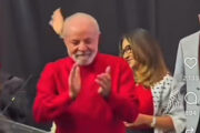 Lula se aproxima de vitória no 1° turno e ganha de todos no 2°, diz pesquisa CNT/MDA