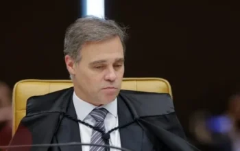 Mendonça censura vídeo de Lula sobre Flávio cortar programas sociais