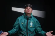 Meta volta a censurar vídeo que expõe Flávio Bolsonaro