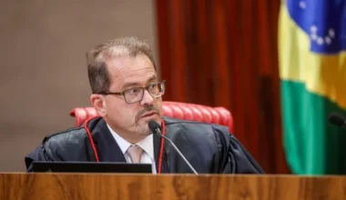 Ministro do TSE Floriano de Azevedo impede Kassio de suspender “Exército do Lula”