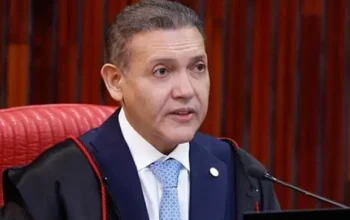 Ministros veem favorecimento a Flávio Bolsonaro em decisões de Kassio no TSE