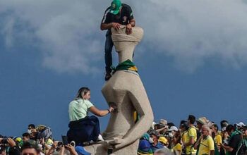 Moraes autoriza Débora do Batom a passar para o regime semiaberto