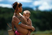 Mulheres Yanomami lançam manifesto contra Flávio Bolsonaro