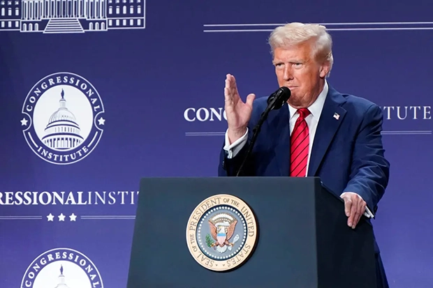 Nova secretária de imprensa da Casa Branca é demitida por Trump após 5 dias