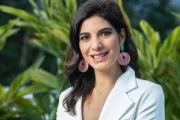 O abraço de Sadi em Tarcísio e Daniella Marques que revoltou web
