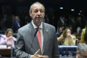 Omar Aziz é eleito governador do Amazonas com 85,84% das urnas apuradas