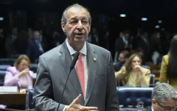 Omar Aziz é eleito governador do Amazonas com 85,84% das urnas apuradas
