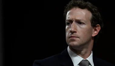 Parlamentares dos EUA cobram Zuckerberg por favorecimento da Meta a Flávio Bolsonaro
