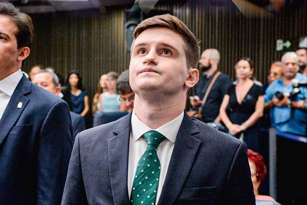 Bolsonarista Pavanato é condenado a pagar R$ 20 mil por expor e ridicularizar mulher