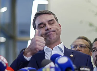 Pesquisa Datafolha - Flávio encolhe 2% e fica com 51% dos votos válidos contra 49% de Lula no 2º turno