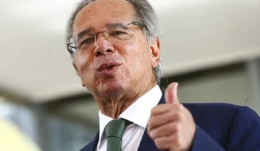 PF investiga Paulo Guedes por suspeita de crime contra o sistema financeiro