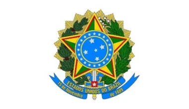 Carta golpista de Flávio Bolsonaro tinha brasão antigo com Brasil escrito com Z
