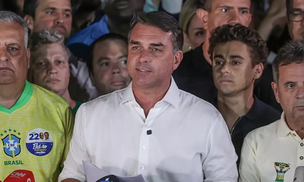 Flávio recua e apaga post após se declarar “presidente eleito”