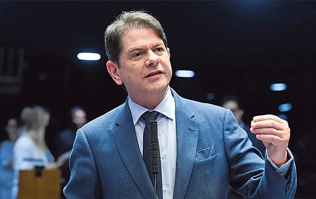 Cid Gomes se reelege senador no Ceará após ruptura política com Ciro