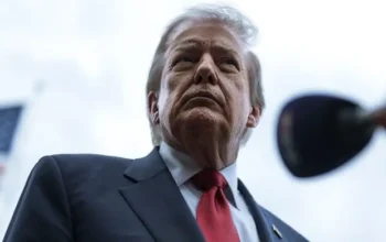 Sob Trump, censura a livros bate recorde com quase 12 mil proibições nos EUA