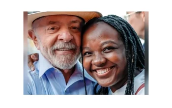Ana Elisa, fenômeno das urnas com meio milhão de votos, se reúne com Lula