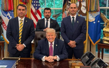Governo Trump libera US$ 1 milhão para ações contra o STF e cita lobby de Eduardo