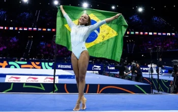 Rebeca Andrade é ouro no salto e conquista o tricampeonato mundial