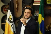 Renan Santos pede para apoiadores ignorarem bolsonaristas: “Não houve fraude”