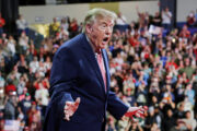 Trump diz que EUA vão virar a França se democratas vencerem eleições