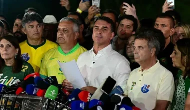 TSE desmente Flávio Bolsonaro e nega expulsão de fiscais do PL da sala-cofre