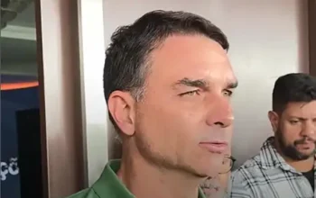 TSE não encontra no canal de Janones conteúdo denunciado por Flávio Bolsonaro