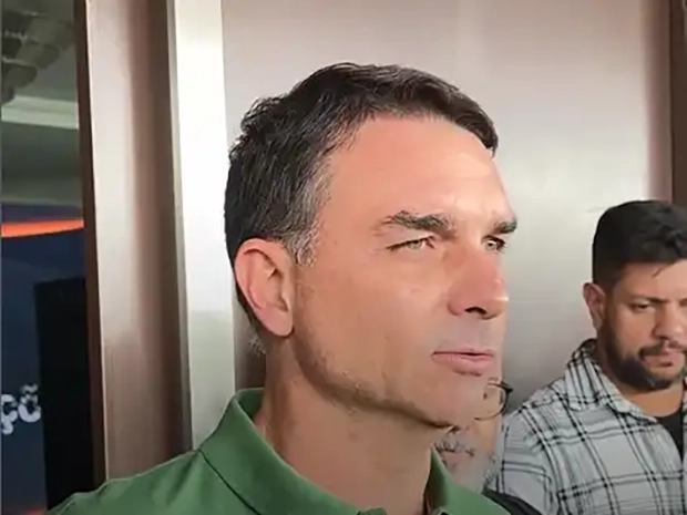 TSE não encontra no canal de Janones conteúdo denunciado por Flávio Bolsonaro